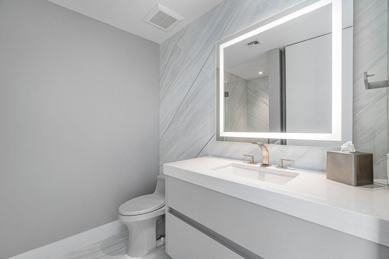BOCA MARINA - Residential Lease