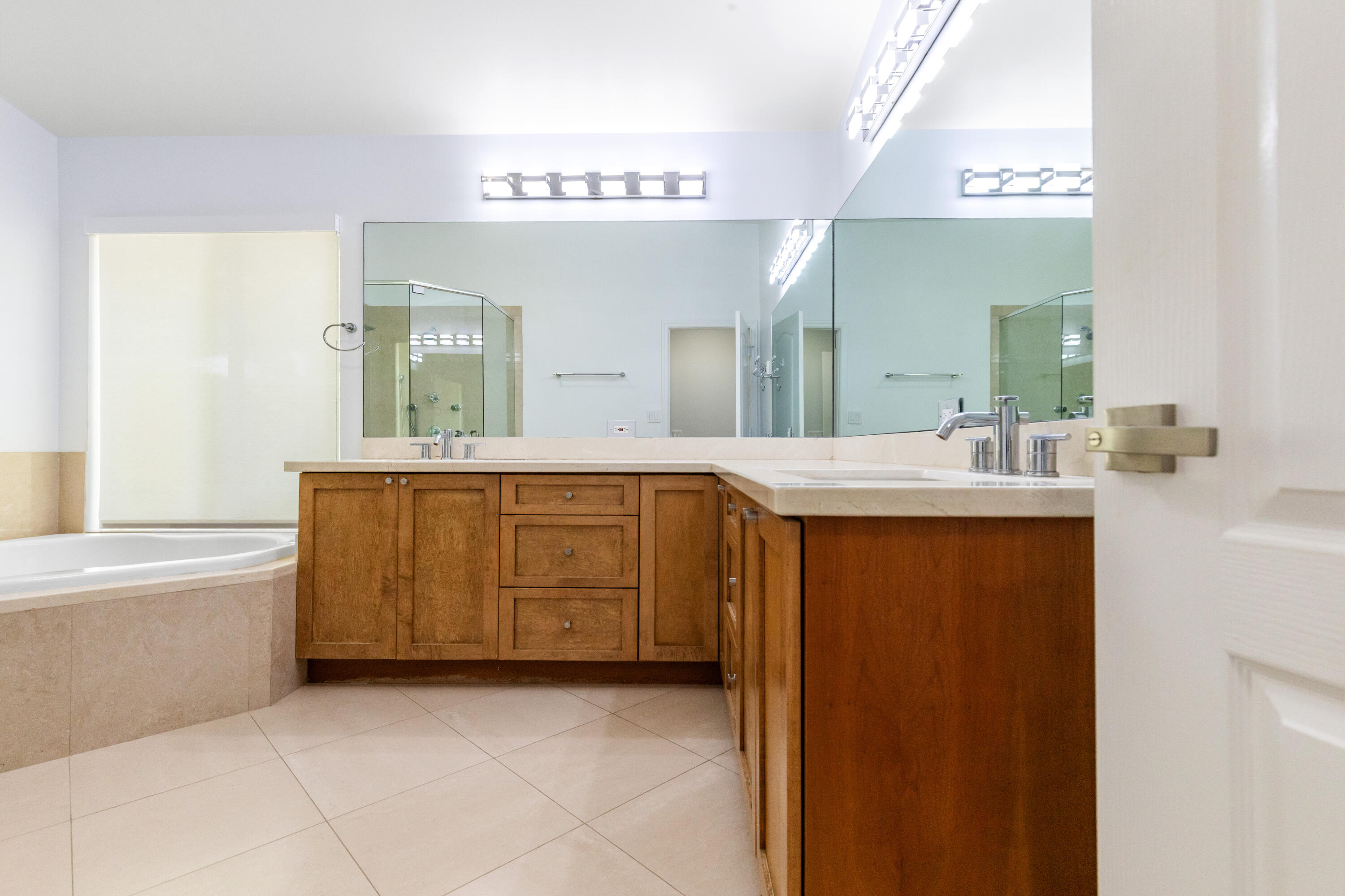 LANDINGS OF PARKLAND - Residential