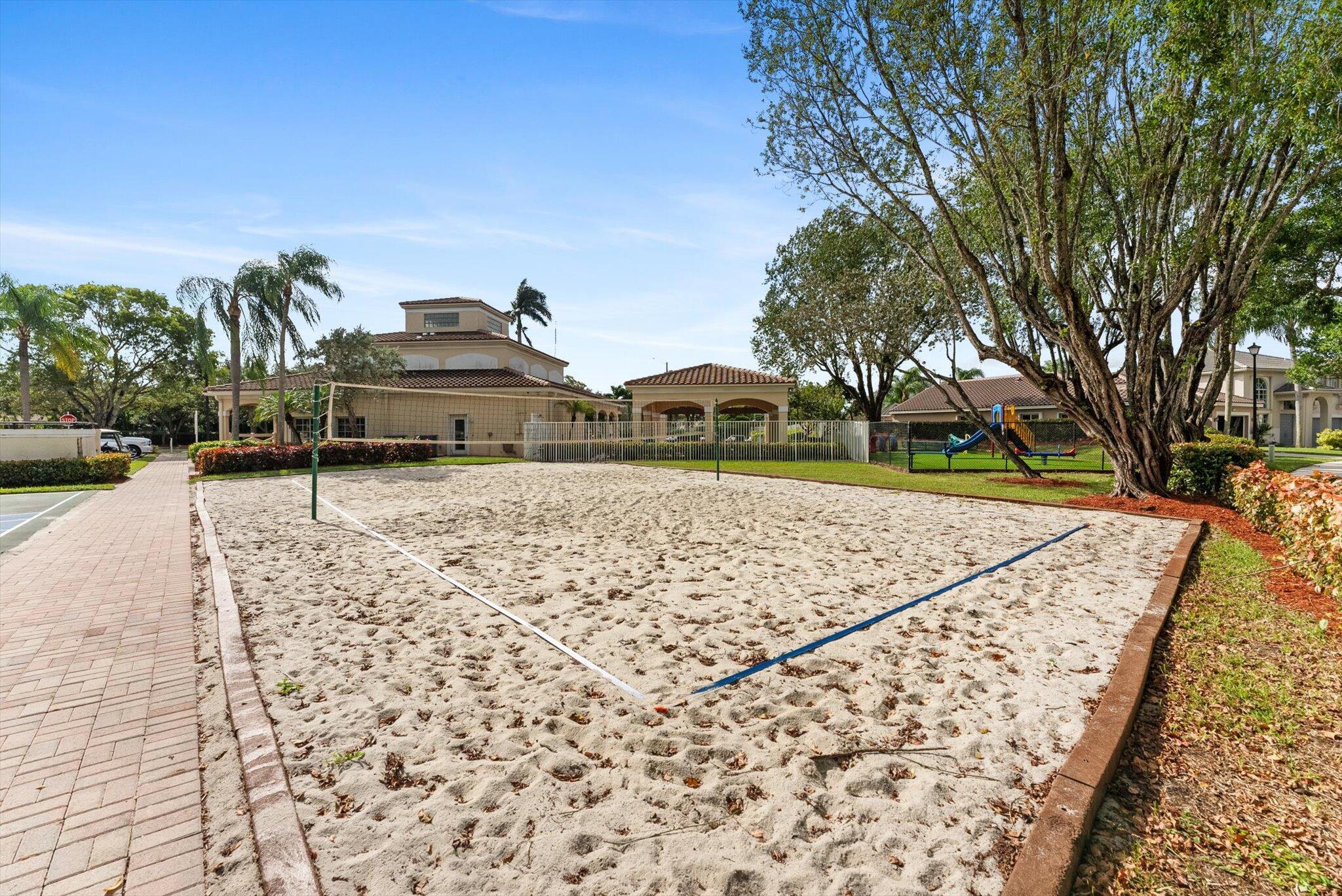 REGENCY LAKES AT COCONUT - Residential