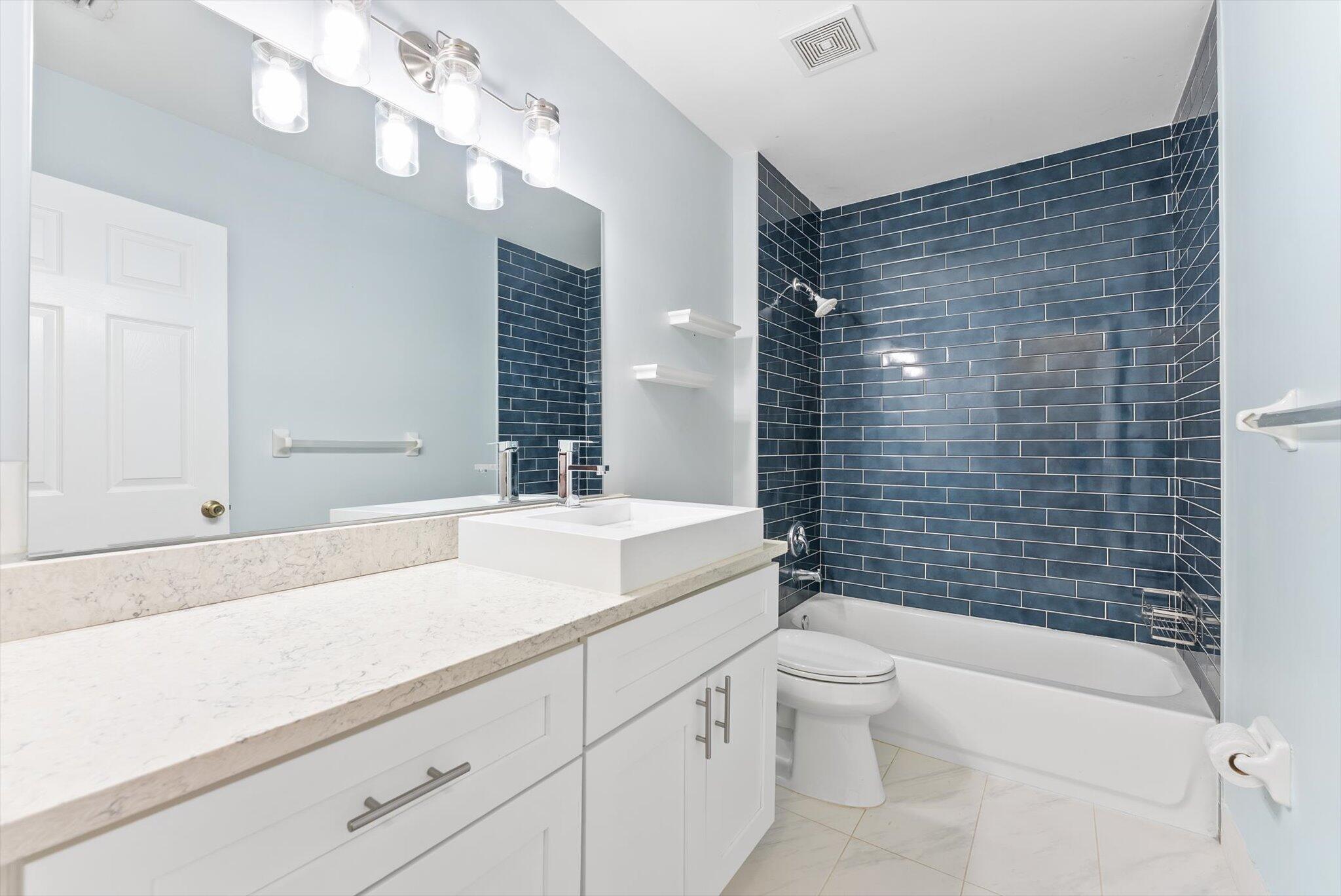 REGENCY LAKES AT COCONUT - Residential