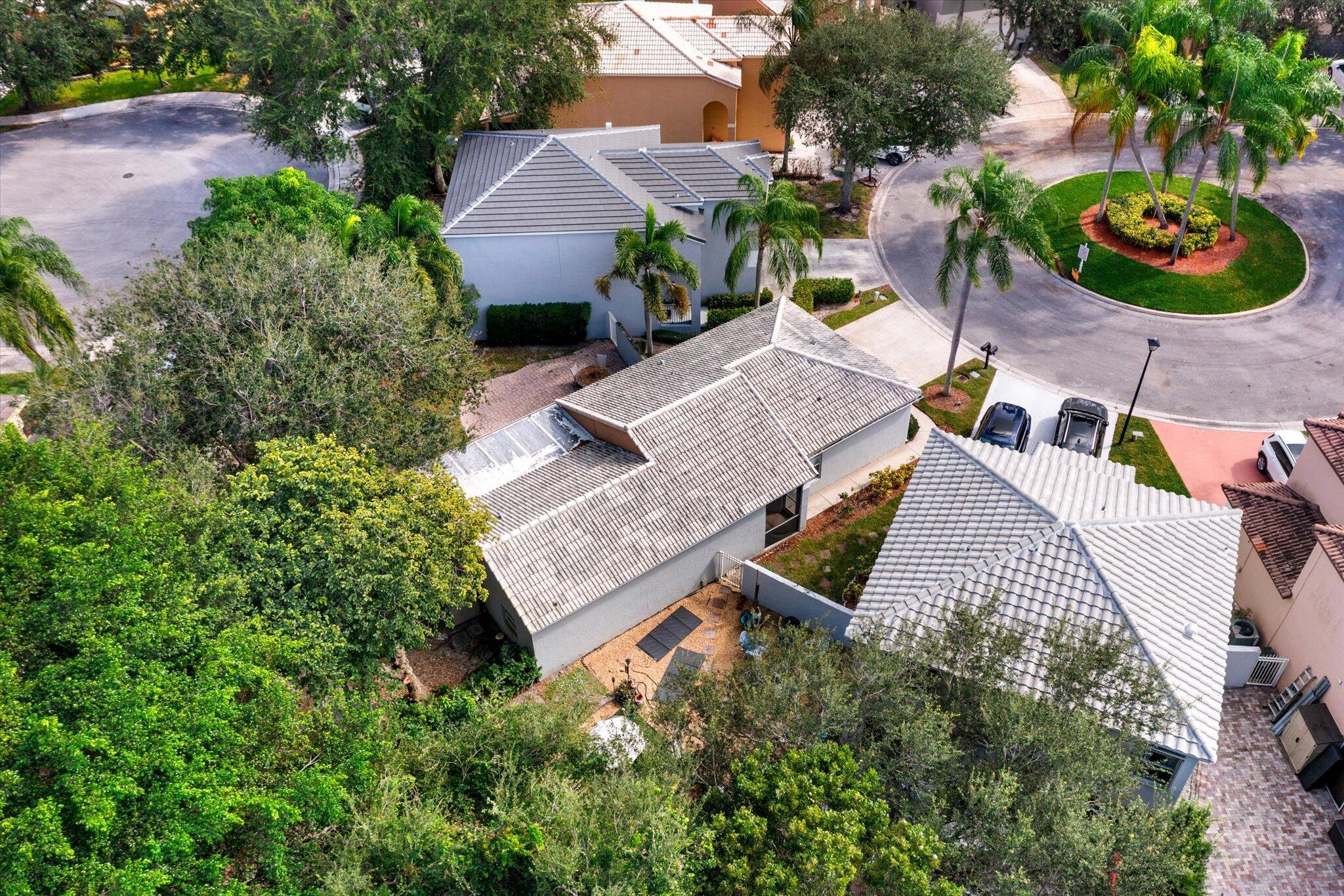 REGENCY LAKES AT COCONUT - Residential