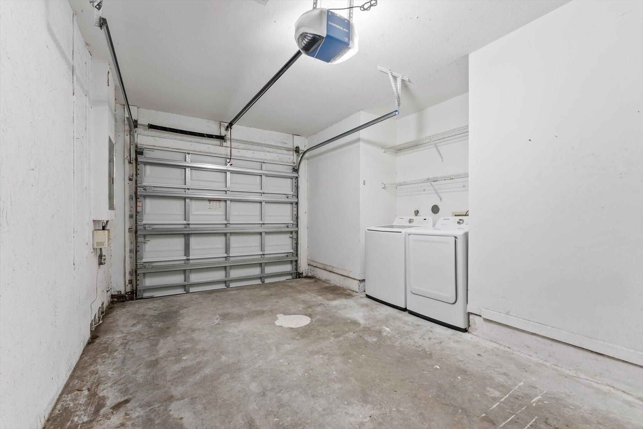 REGENCY LAKES AT COCONUT - Residential