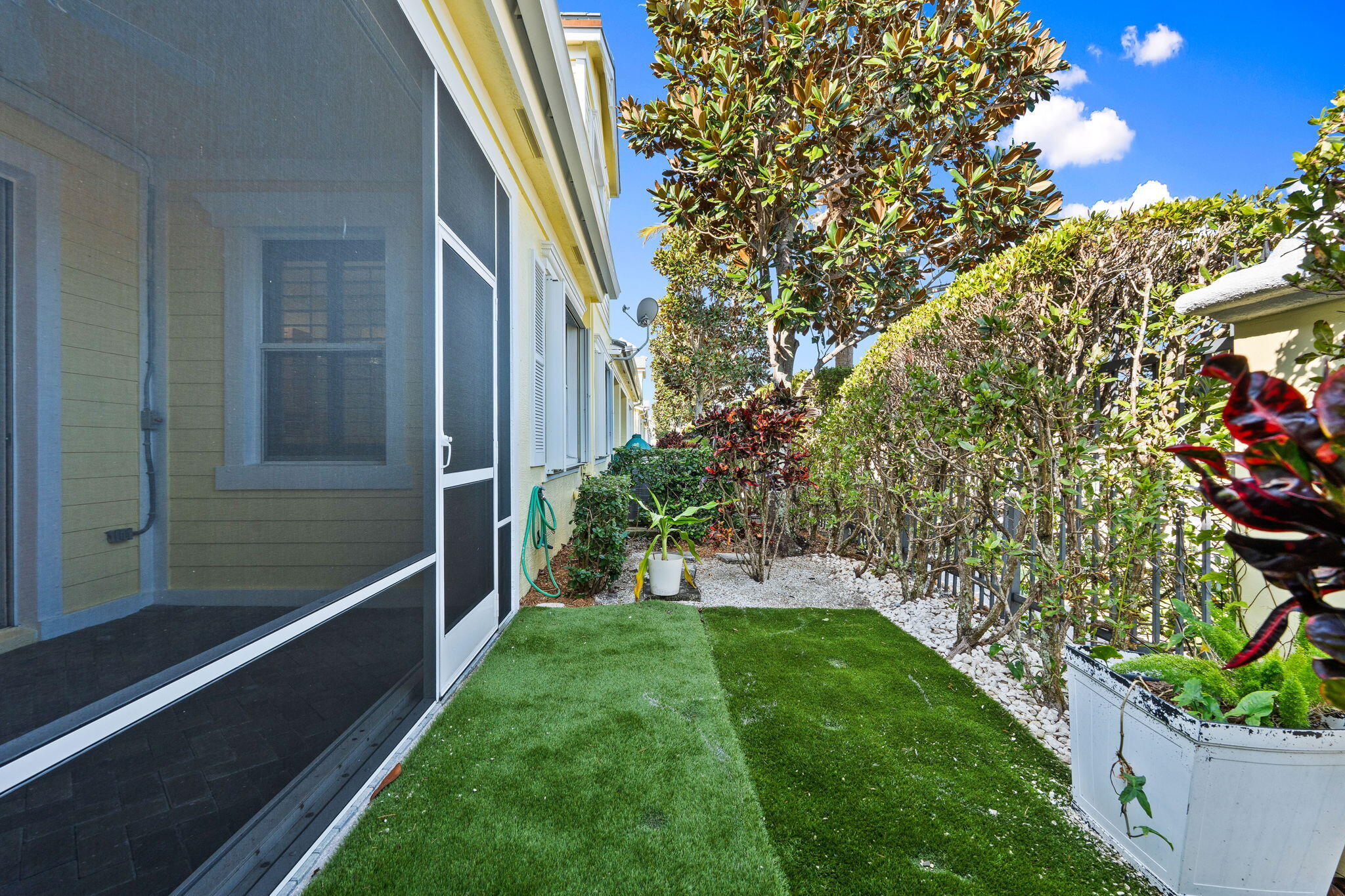 MARINER BAY - Residential Lease