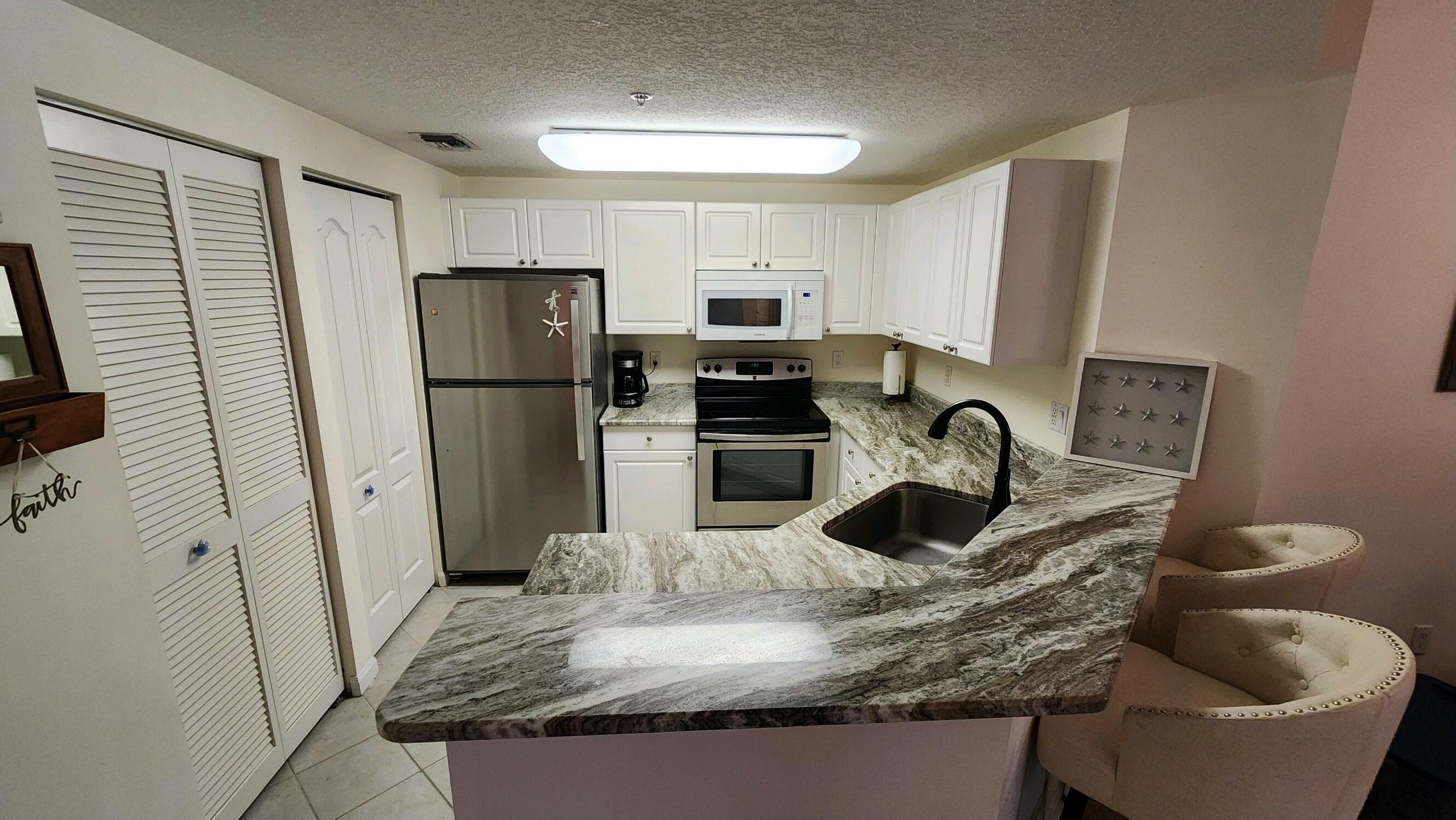 5090 Fairways Circle H202