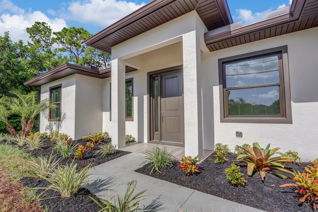 Photo of 6005 Seagrape Drive, Fort Pierce, FL 34982 (MLS # R11113761)
