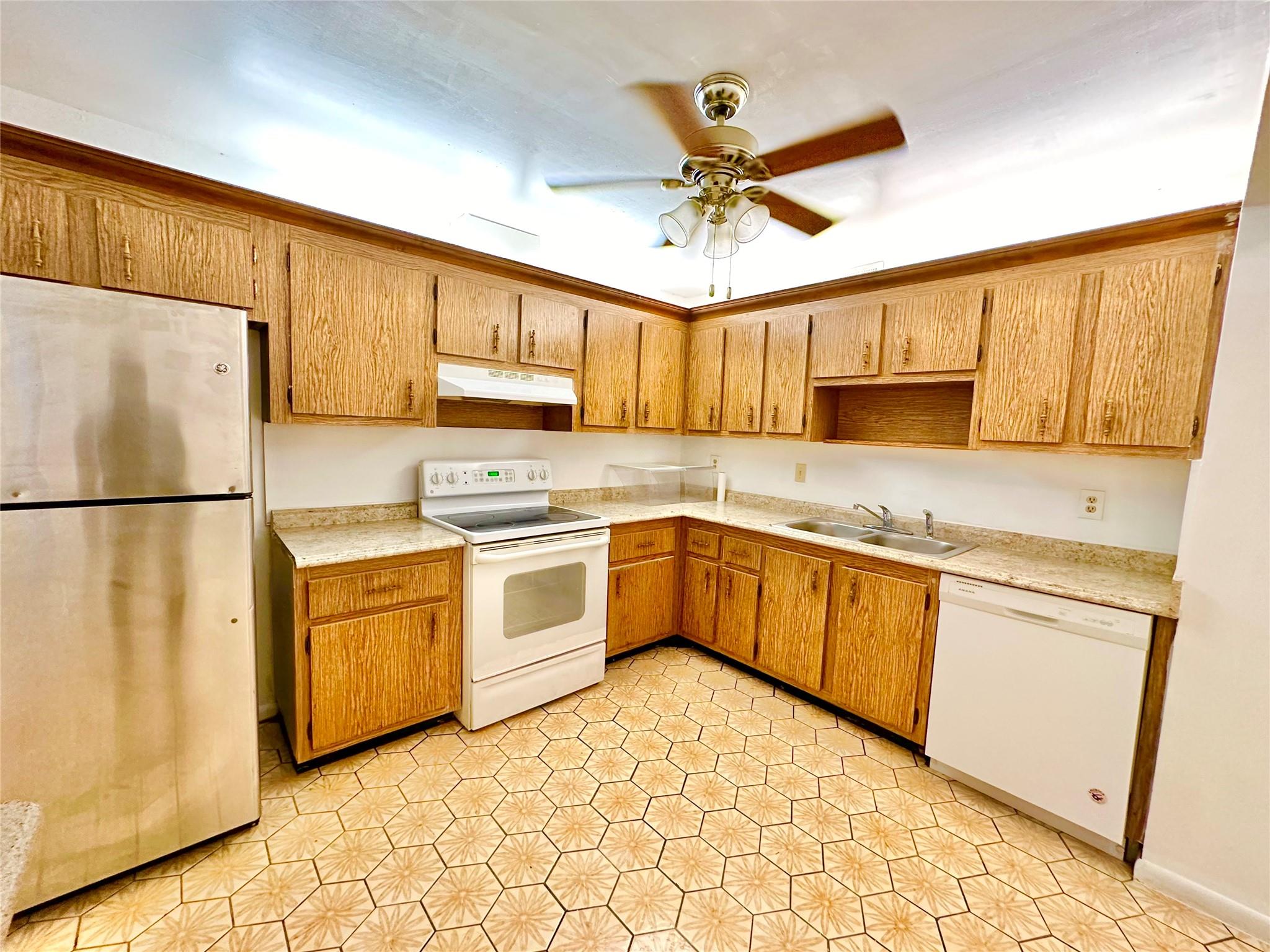 8900 W Sample Rd 106