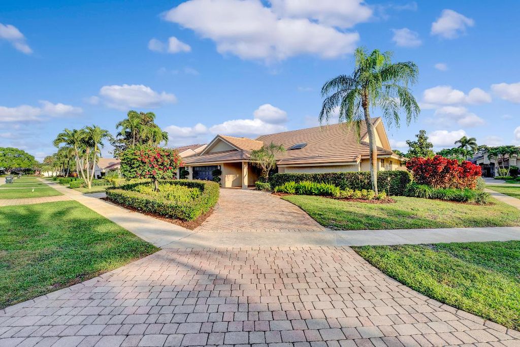 Photo of 3714 Red Maple Circle, Delray Beach, FL 33445 (MLS # R10968787)
