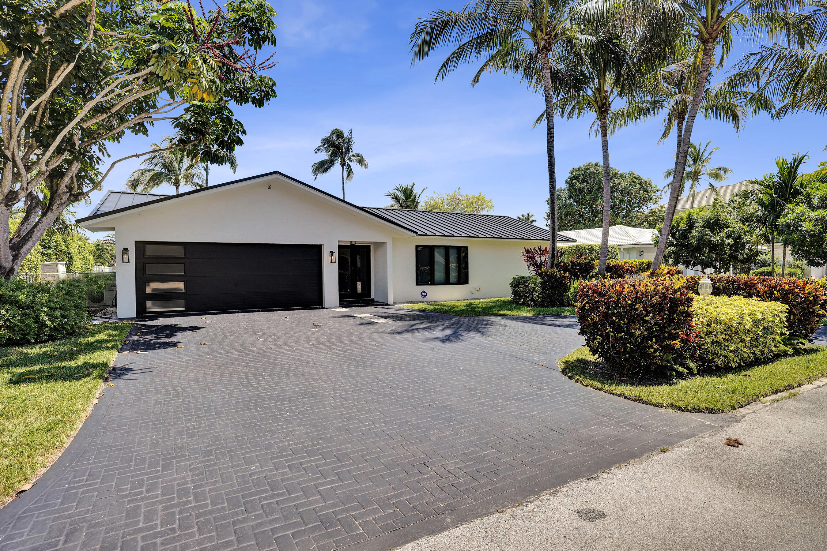 933 Banyan Drive