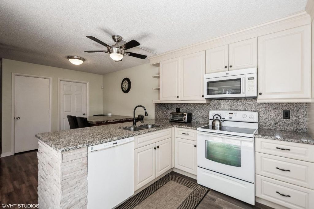 Photo of 5004 Wheatley Court, Boynton Beach, FL 33436 (MLS # R11095563)