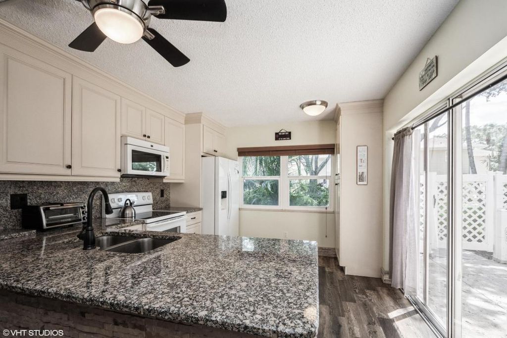 Photo of 5004 Wheatley Court, Boynton Beach, FL 33436 (MLS # R11095563)