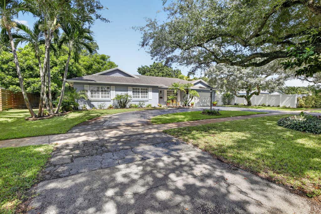 Photo of 721 SW 59TH Avenue, Plantation, FL 33317 (MLS # B26058158)