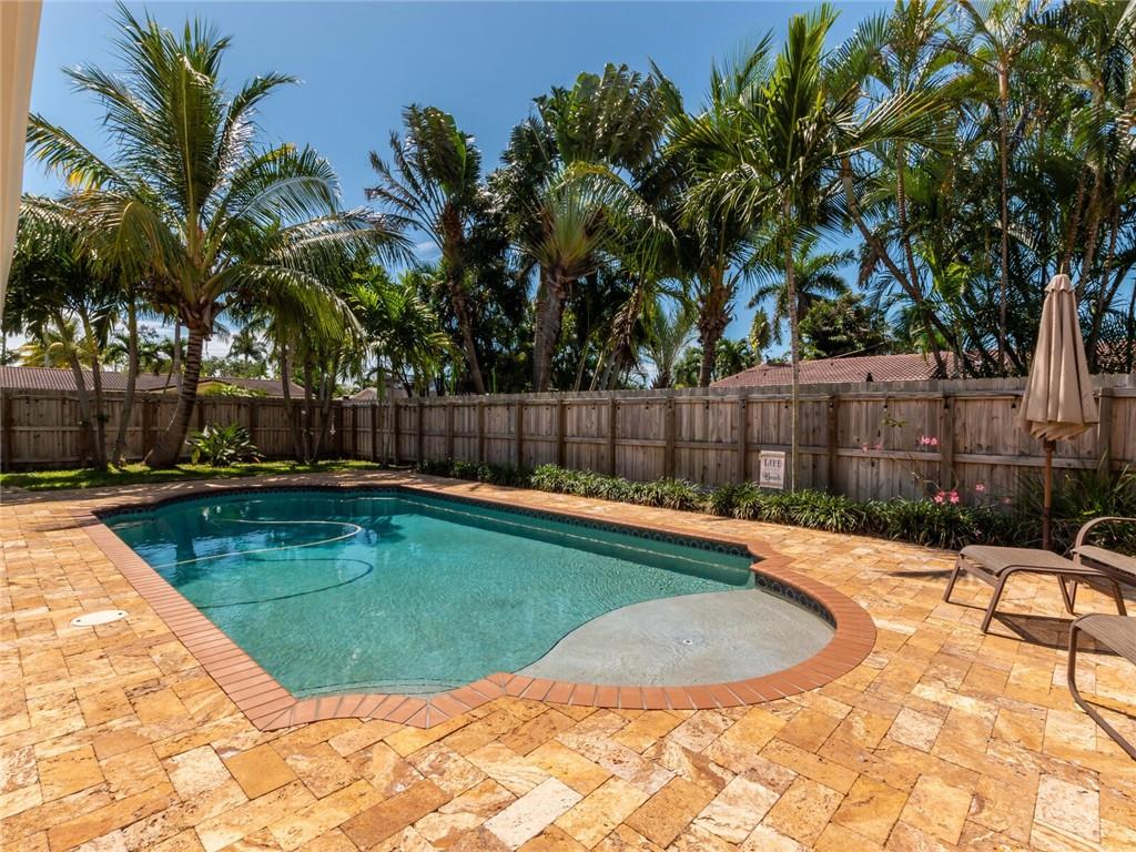 Coral Villas 47-45 B - Residential