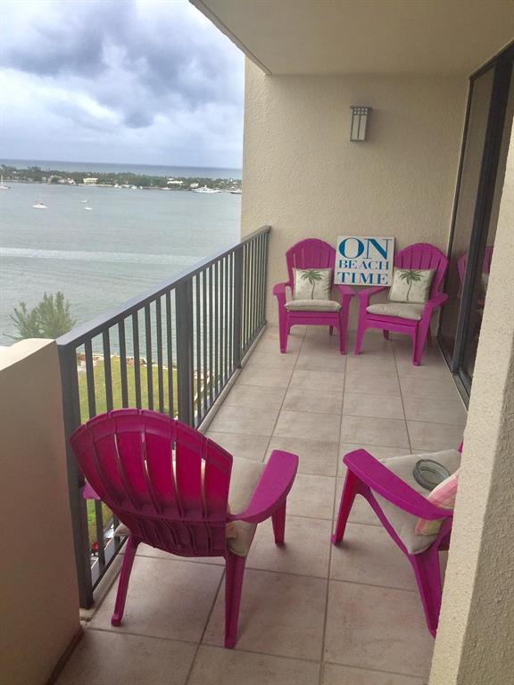 Gorgeous water views from this spacious, light, and bright 2 bedroom condo! Don't miss this opportunity to live on the intercostal! Split floor plan, huge walk in closet in master, very large common area - plenty of room for lots of furniture - even a full sized dining room table. One assigned open parking space, with option to lease a garage space. WASHER & DRYER INSIDE UNIT!