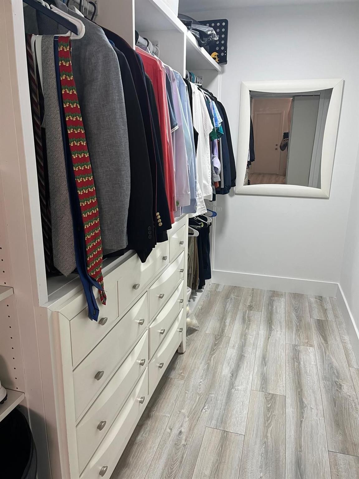 COUNTRY CLUB APTS AT BONA - Residential