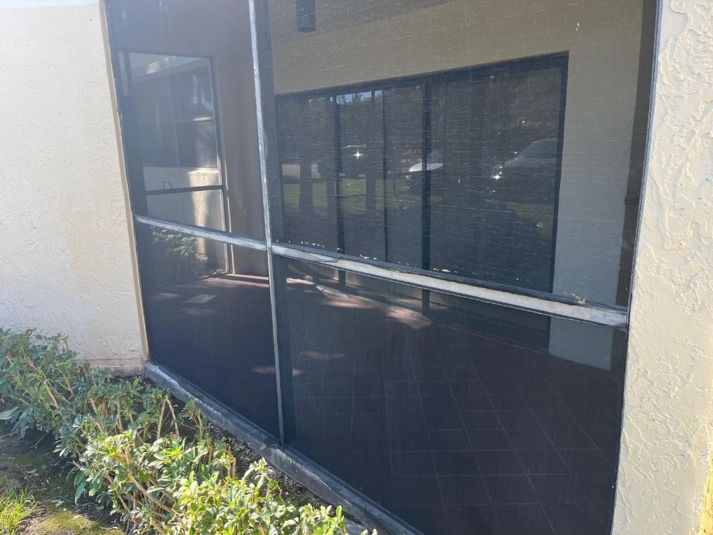 COUNTRY CLUB APTS AT BONA - Residential