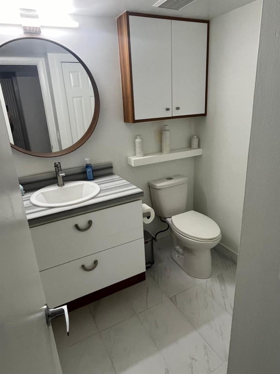 COUNTRY CLUB APTS AT BONA - Residential