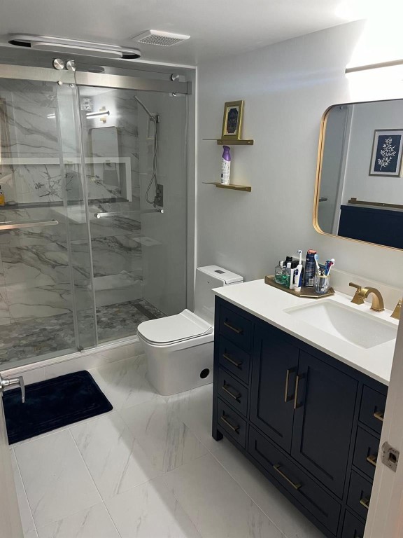 COUNTRY CLUB APTS AT BONA - Residential