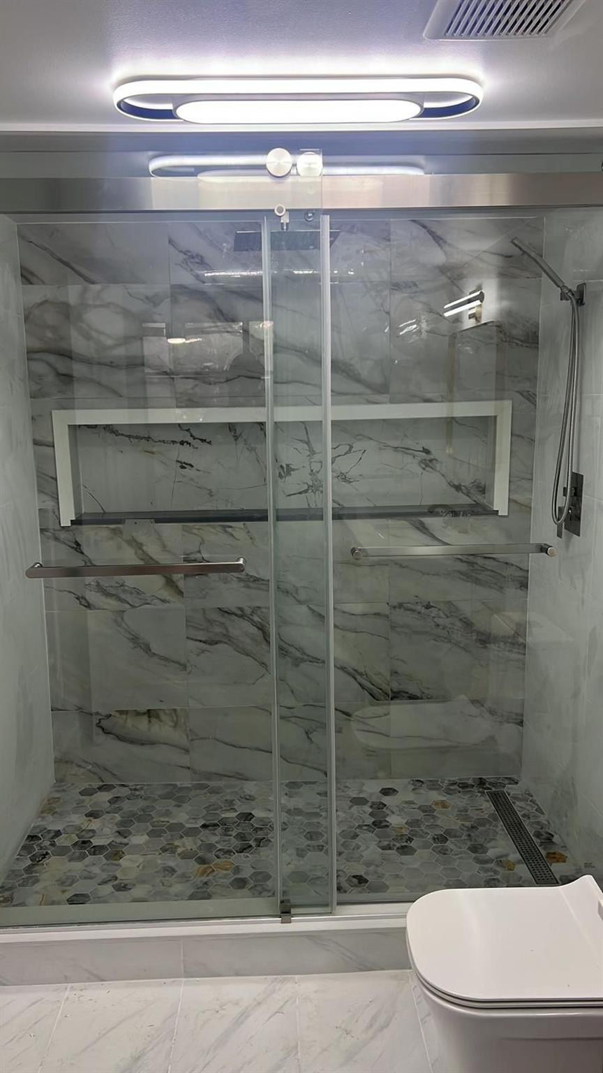 COUNTRY CLUB APTS AT BONA - Residential