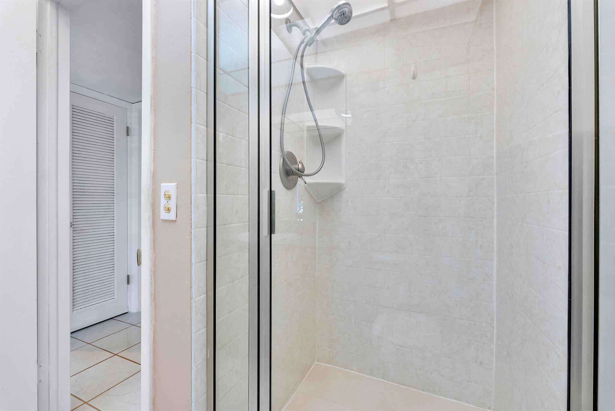 KINGS POINT FLANDERS COND - Residential Lease