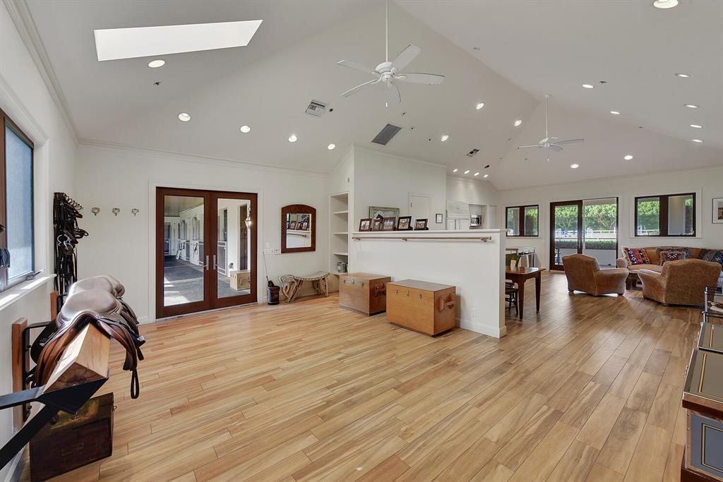 GRAND PRIX FARMS - Residential