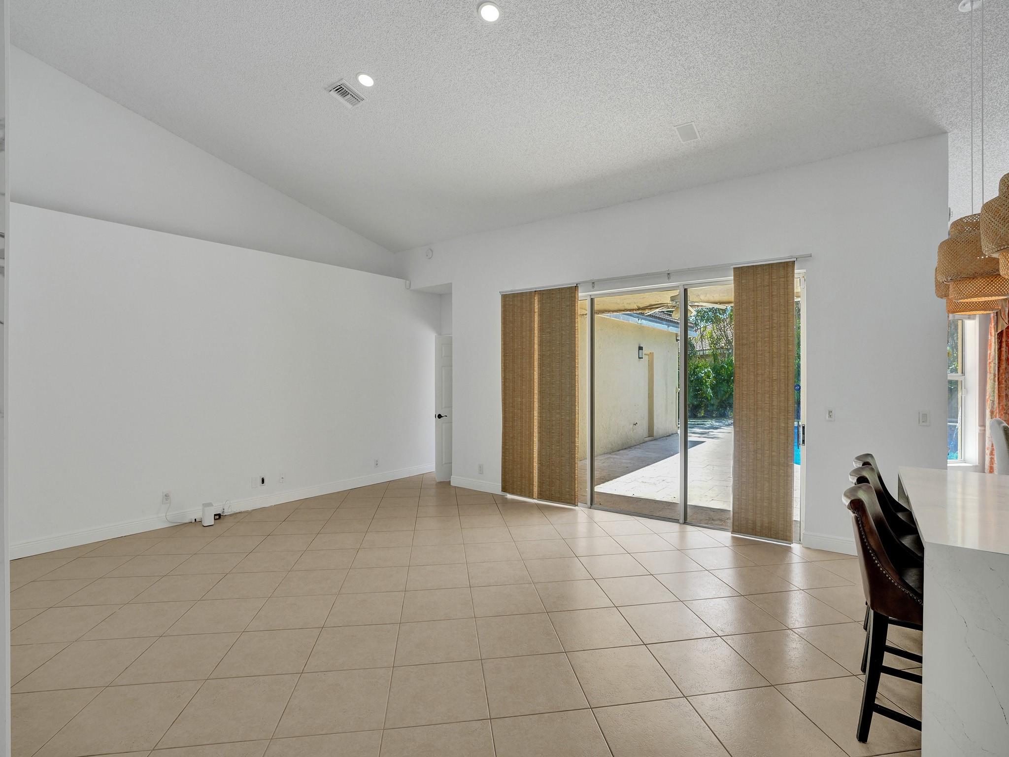 Parkwood Ix 153-28 B - Residential