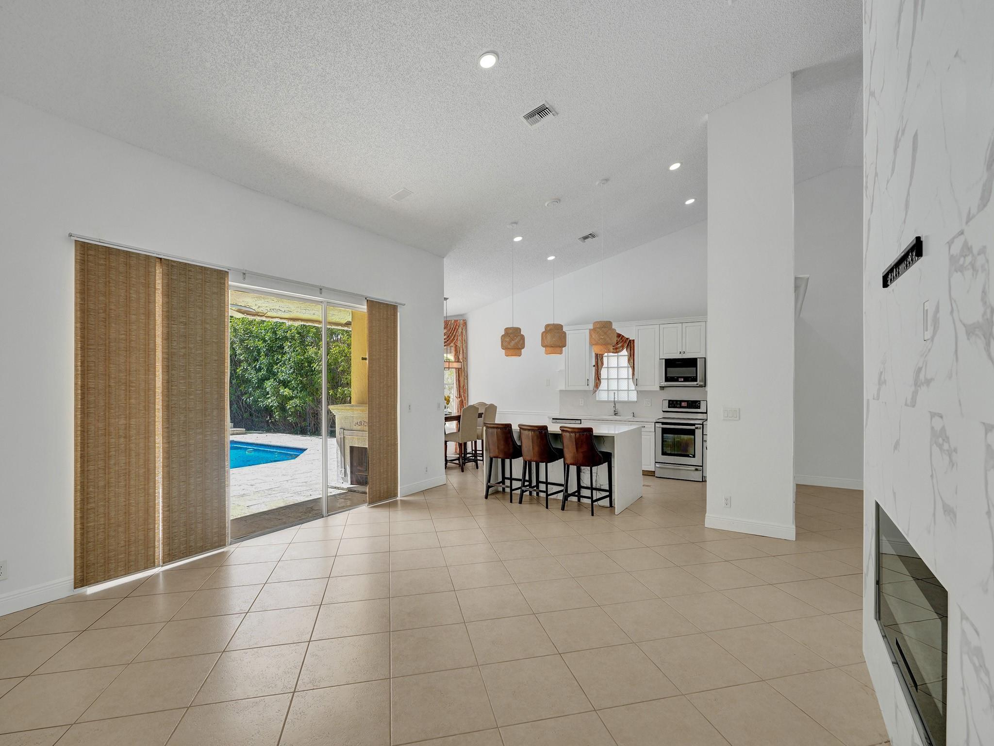 Parkwood Ix 153-28 B - Residential