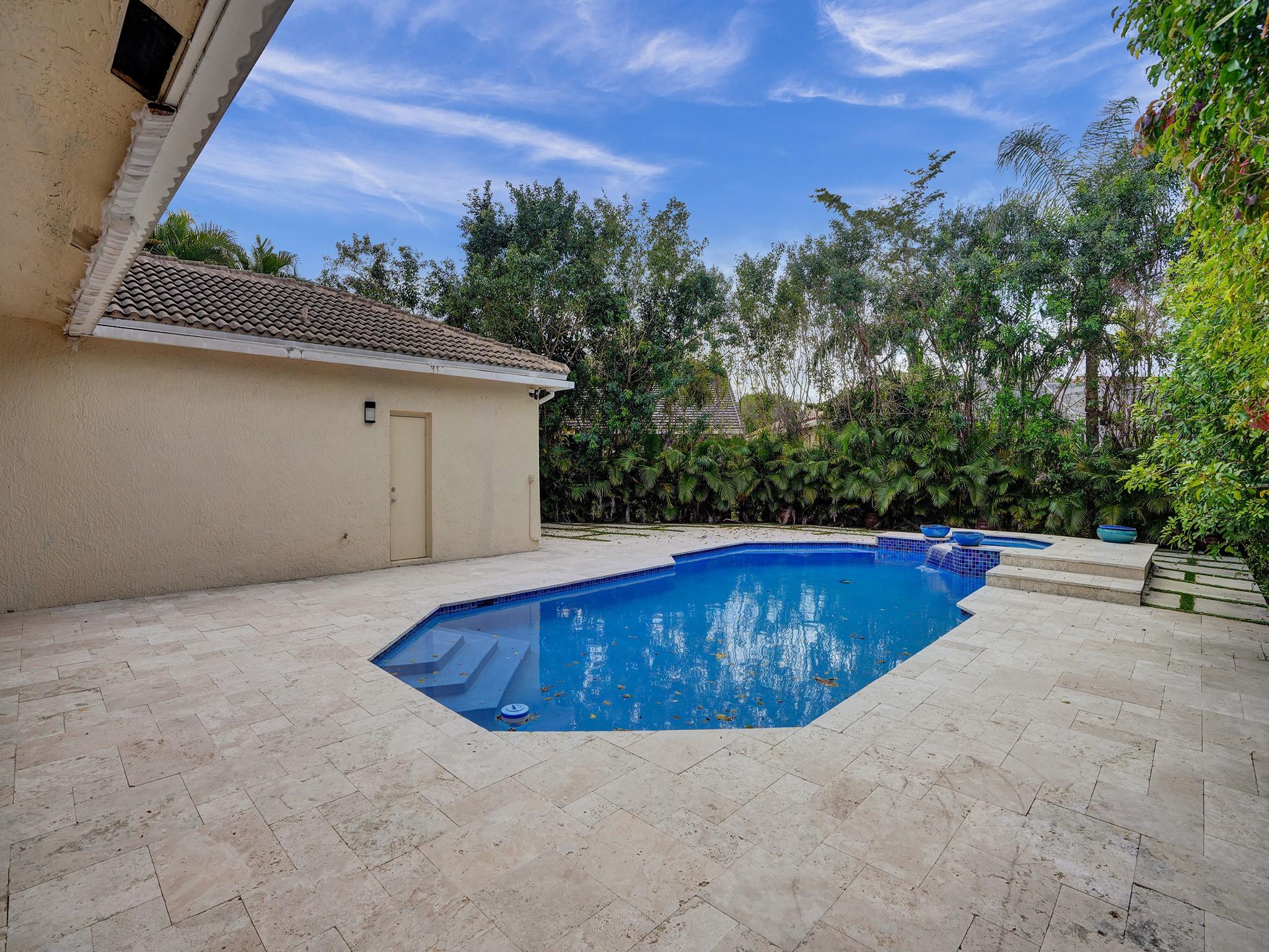 Parkwood Ix 153-28 B - Residential