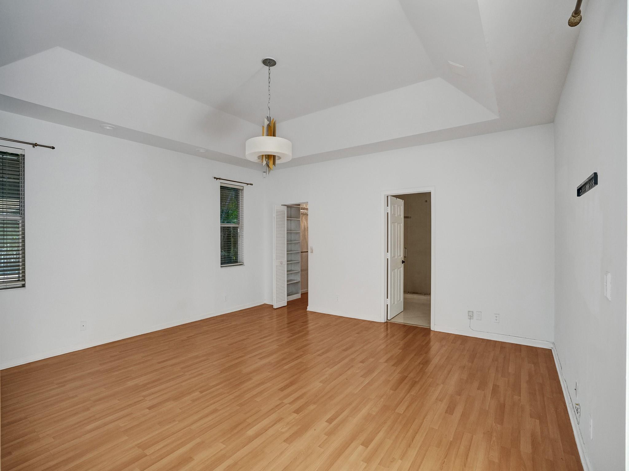 Parkwood Ix 153-28 B - Residential