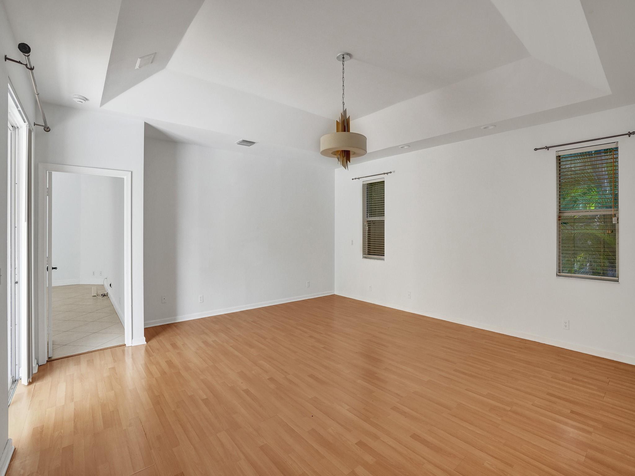 Parkwood Ix 153-28 B - Residential