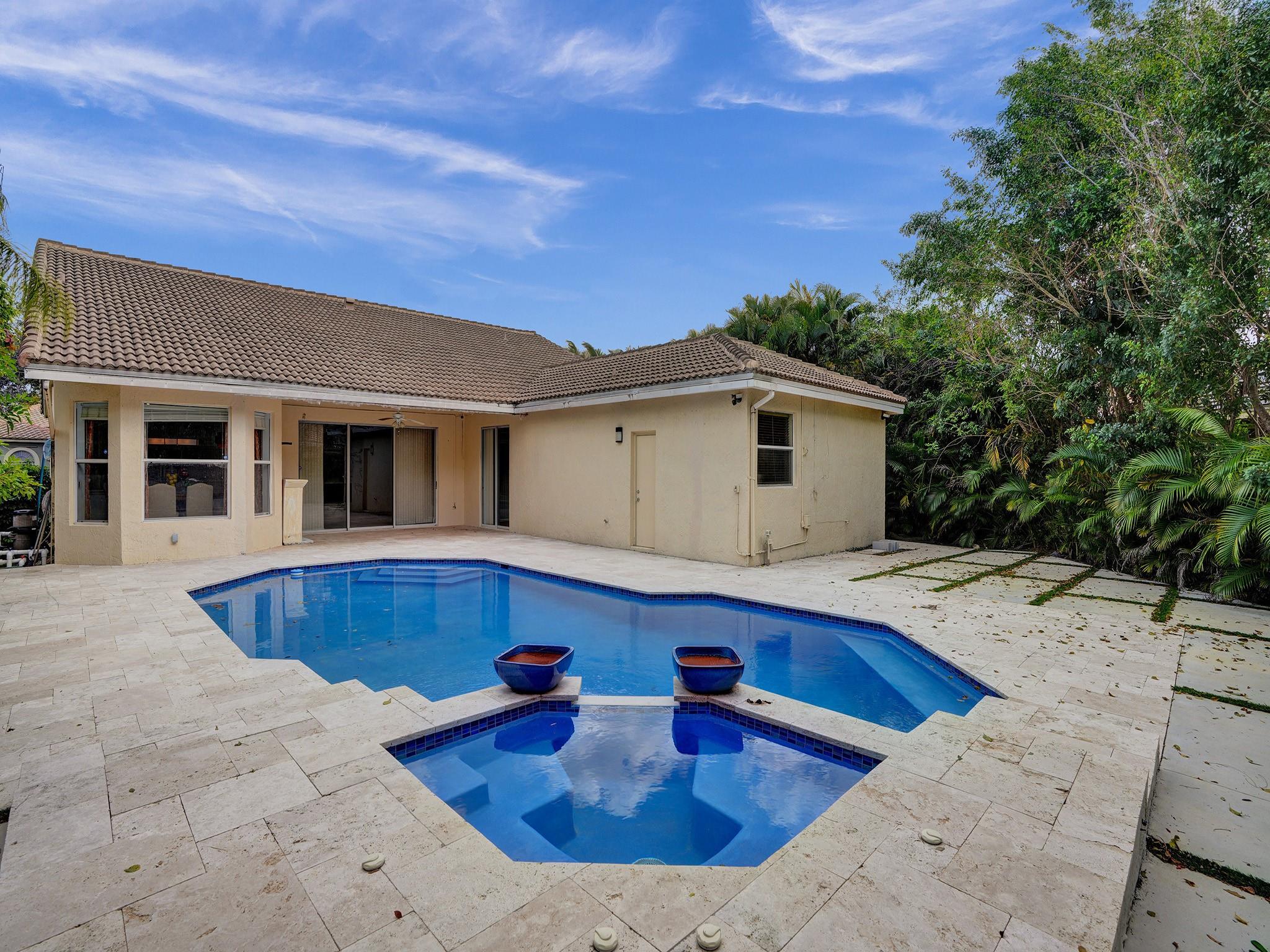 Parkwood Ix 153-28 B - Residential