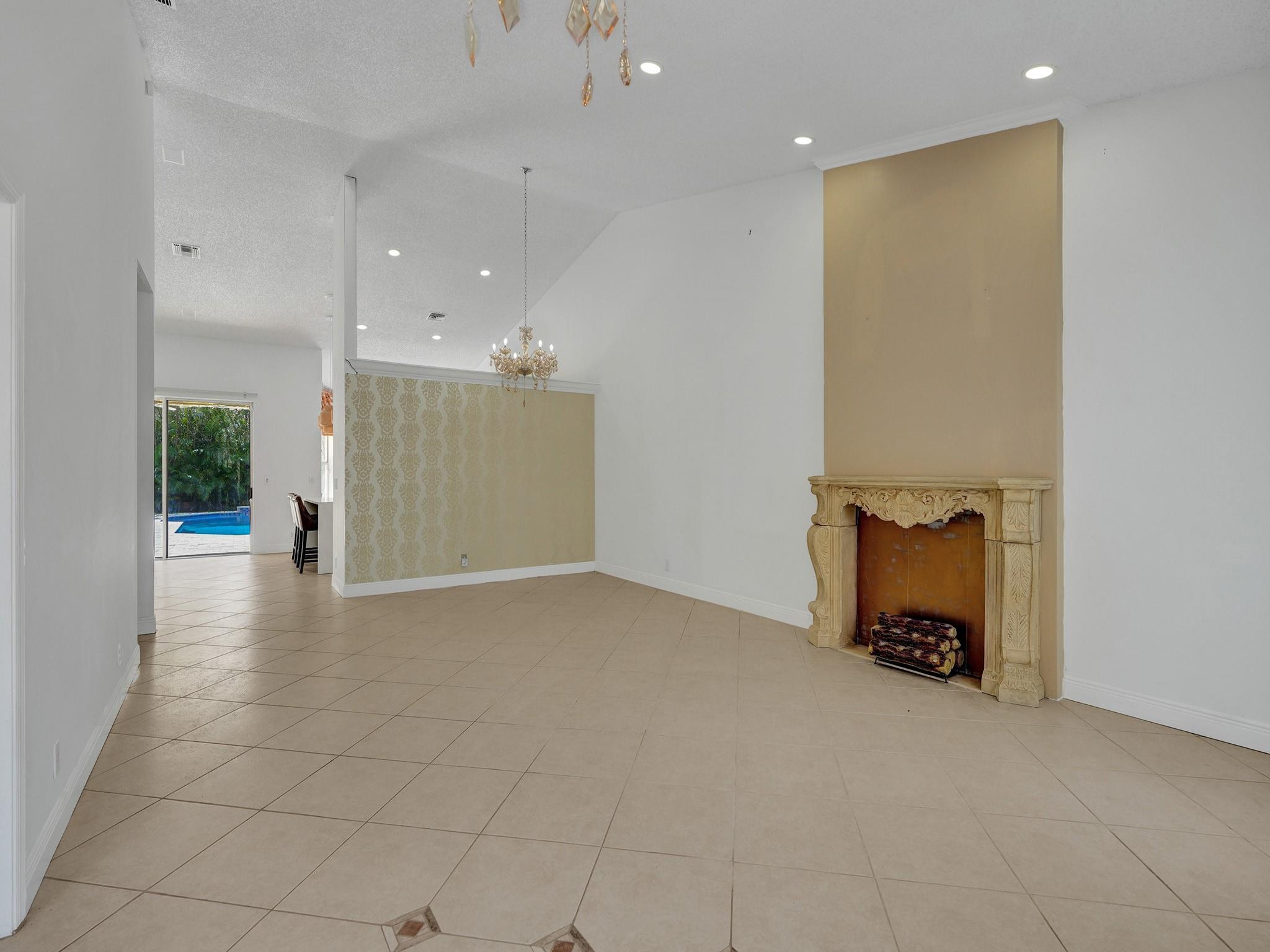 Parkwood Ix 153-28 B - Residential