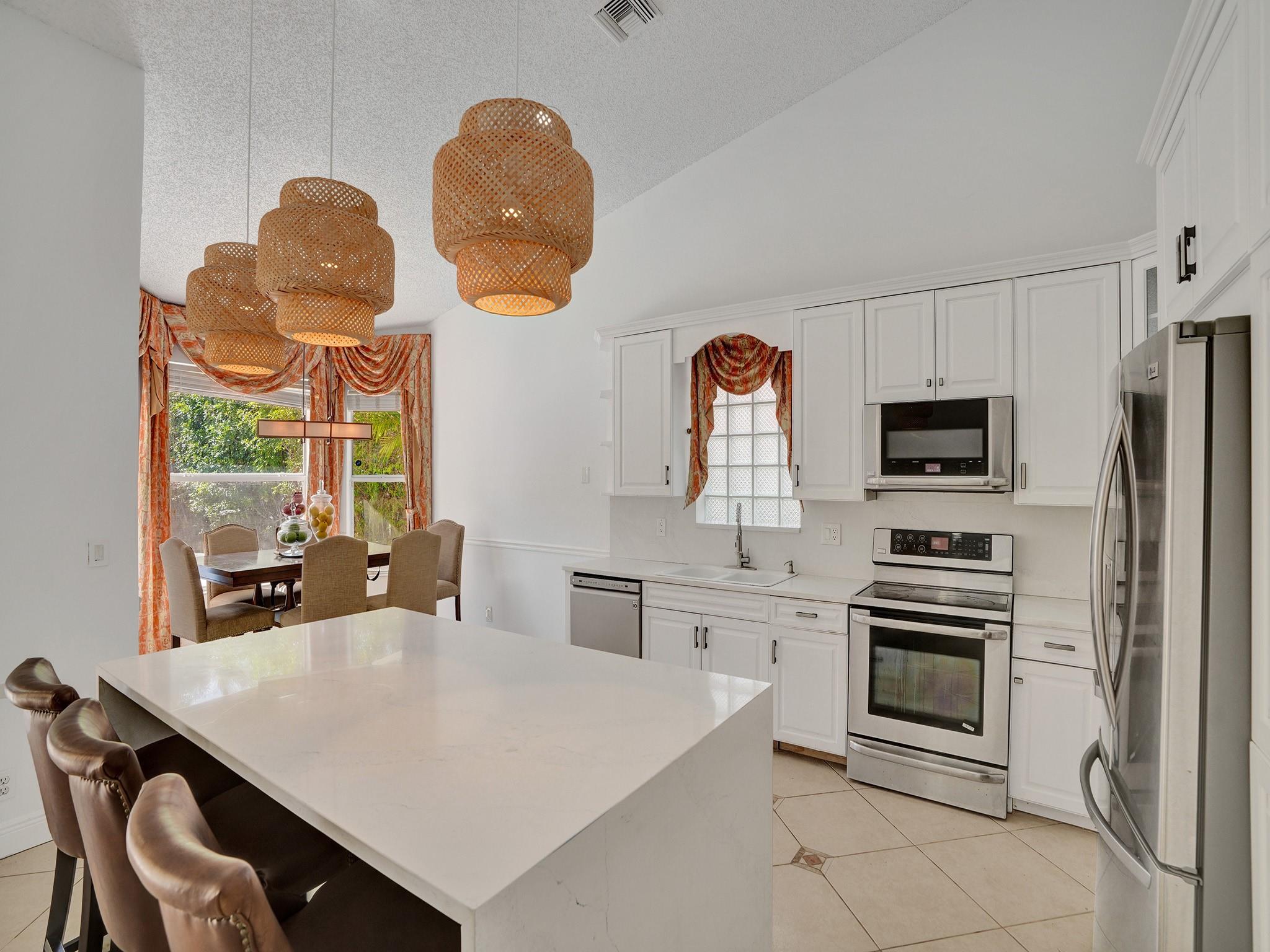 Parkwood Ix 153-28 B - Residential