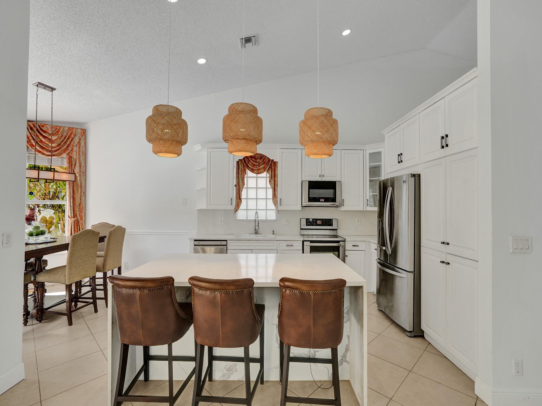 Parkwood Ix 153-28 B - Residential