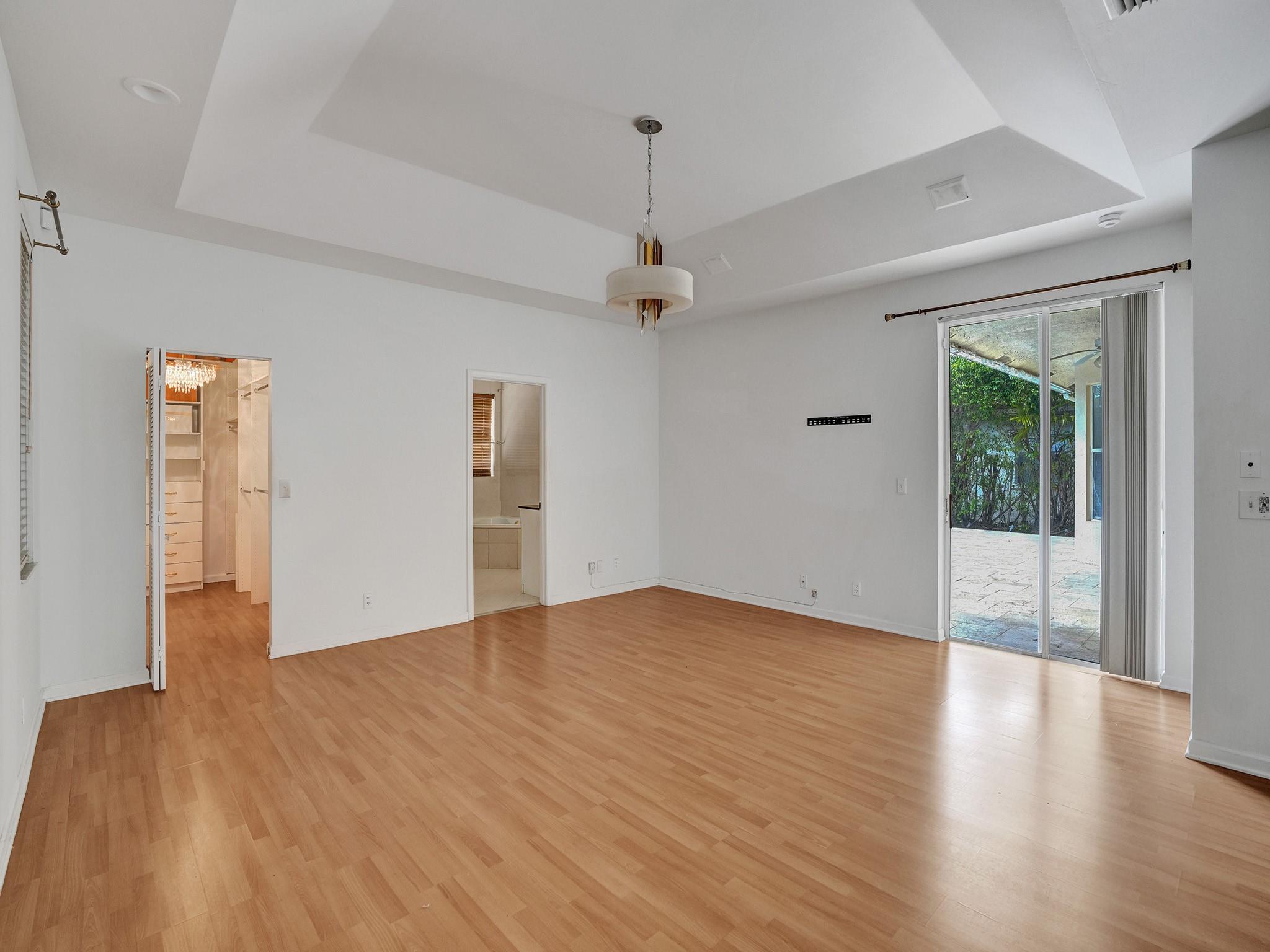 Parkwood Ix 153-28 B - Residential
