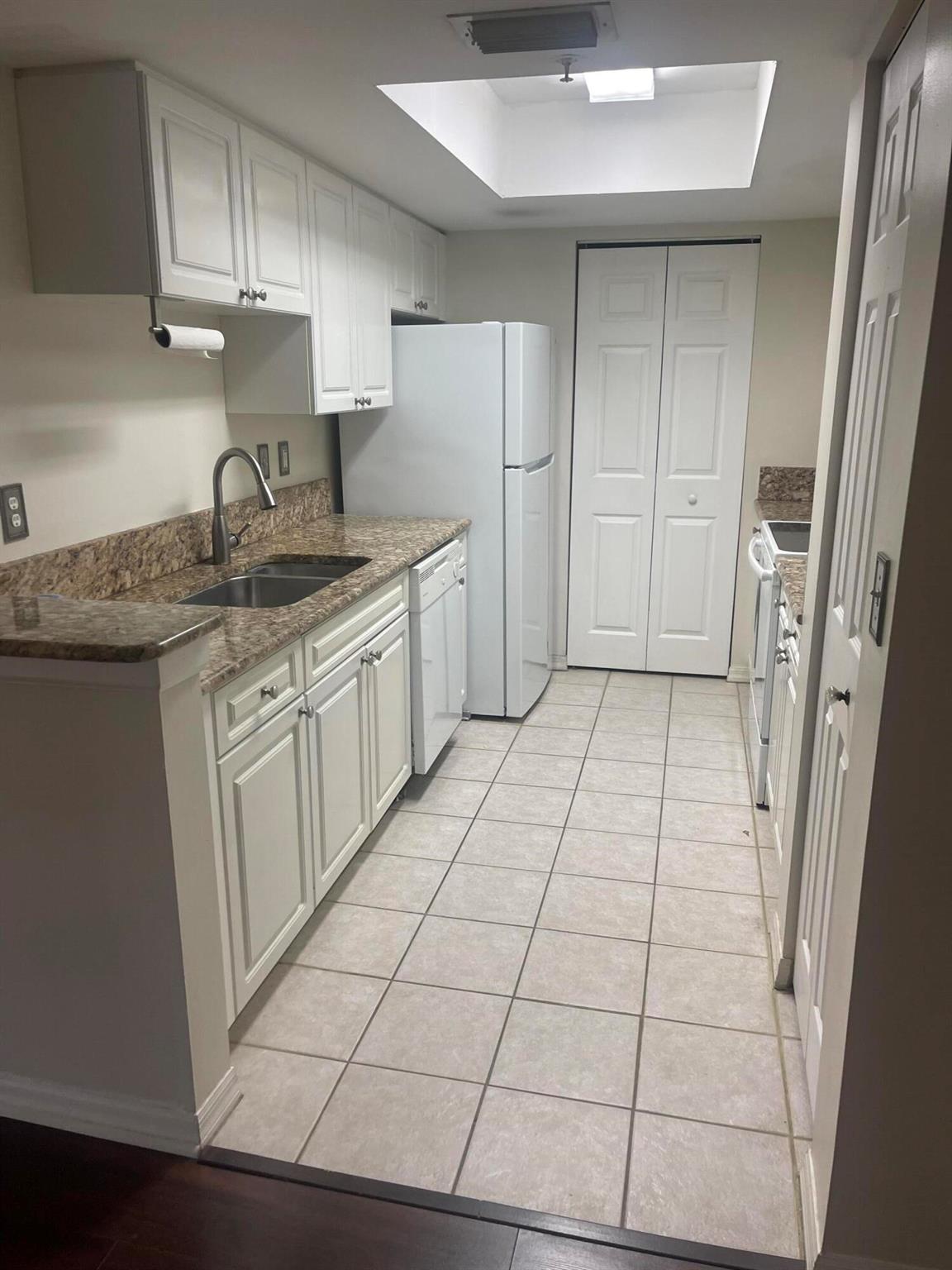 Rarely available 3 bedroom unit. Laminant floors perfect for those with allergies , reasonable size rooms, balcony to relax after work. Close to great shopping, house worship, very centrally located easy access to major highways also. Community offers gate, night time patrol security, crystal clear pool and club house located in the prestigious Grand View at Crestwood Complex. No carpet! Masters has 2 closets (1 walk-in) and the other one of theater two Bedrooms comes with a Walk-in Closet also. The gated community offers resort-type amenities such as 2 large Swimming Pools, Fitness Center, Tennis Court, 2 Playgrounds, Kids Court, many Picnic Areas, Walk/Jog Trail, and 24h/7 Security Cameras. Center