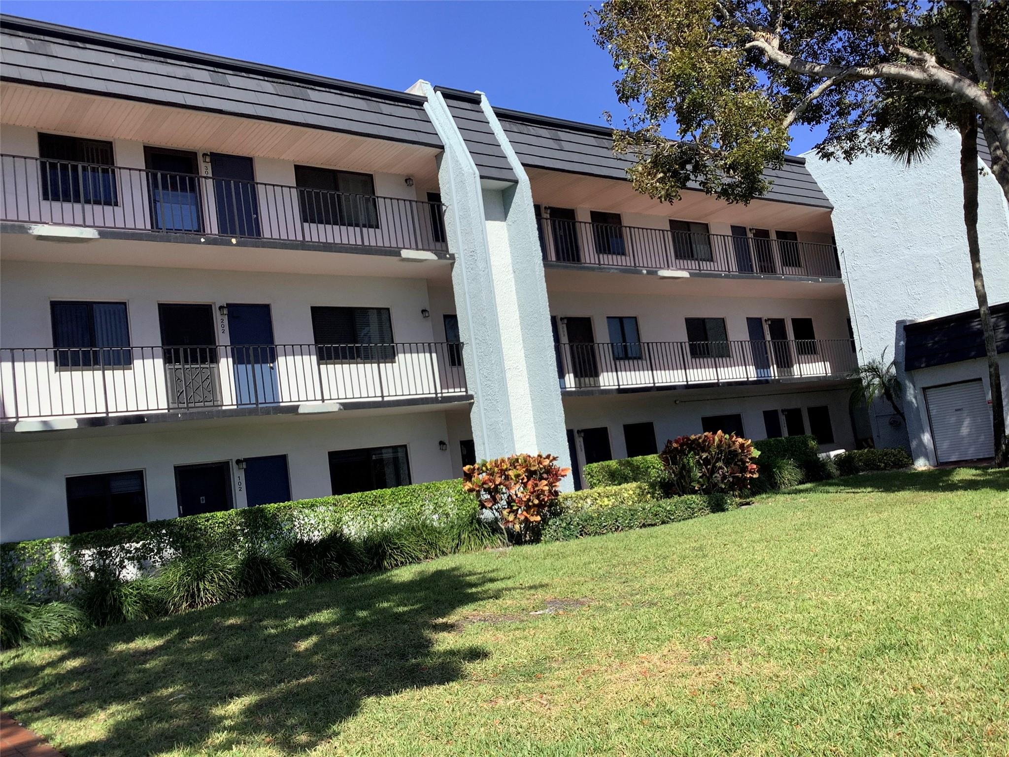 Fountains Palm Beach Cond - Residential Lease