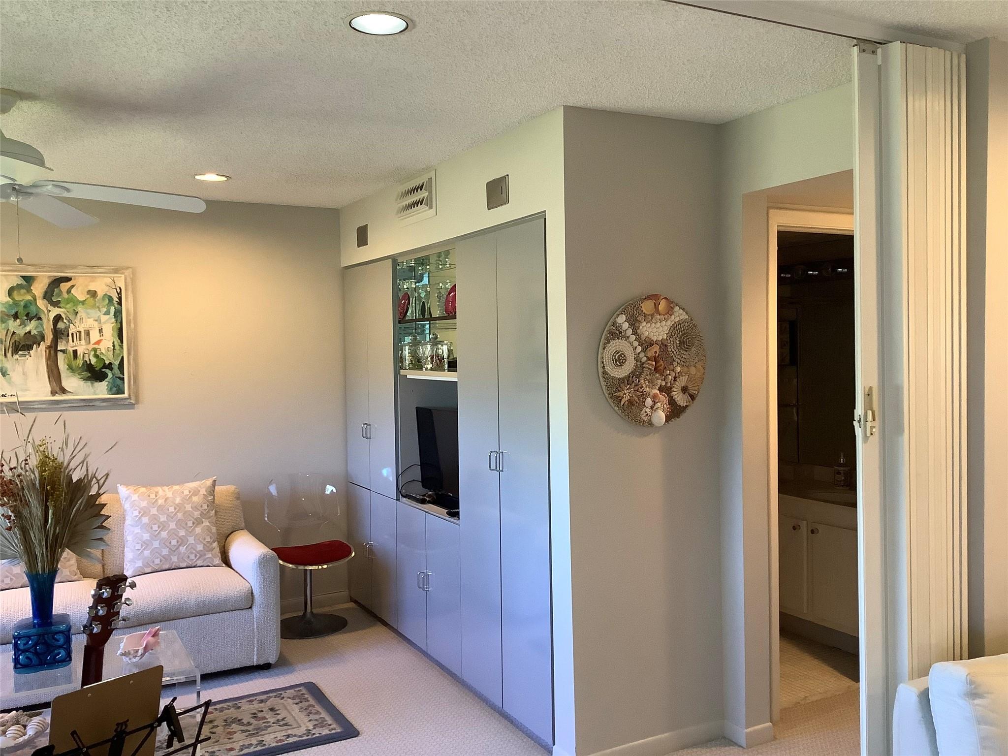 Fountains Palm Beach Cond - Residential Lease