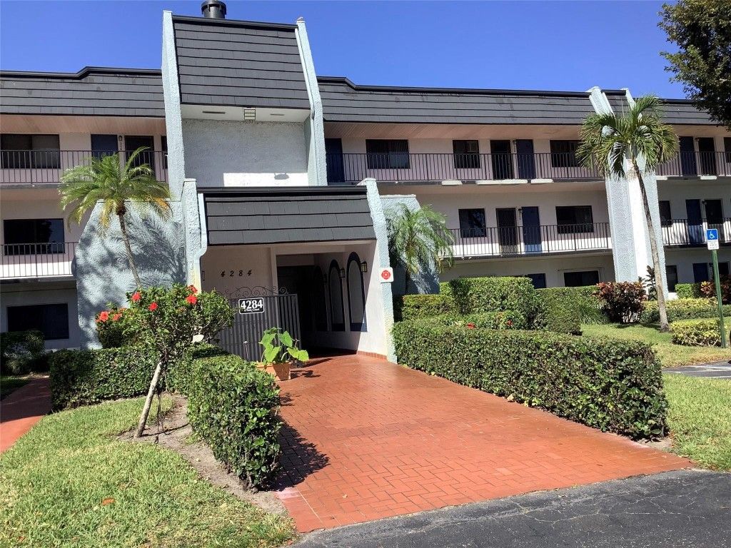 Photo of 4284 DEste Drive #203, Lake Worth, FL 33467 (MLS # F10537383)