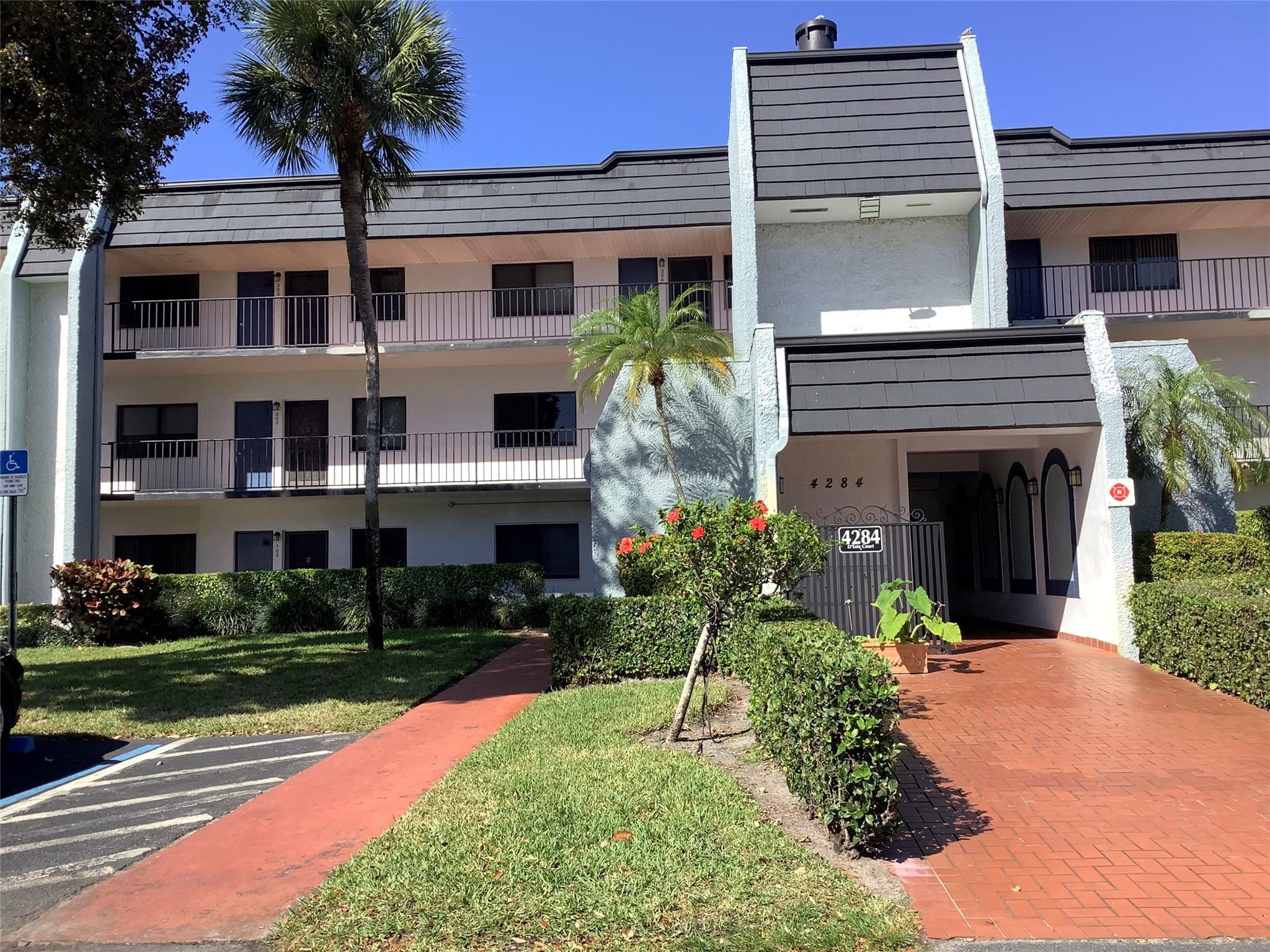 Fountains Palm Beach Cond - Residential Lease