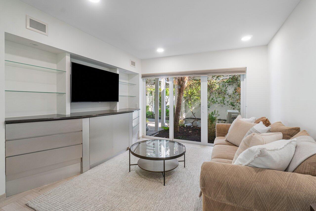 PELICAN COVE OF - Residential Lease