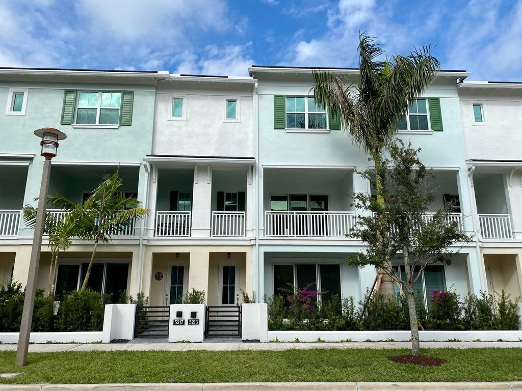 Photo of 5213 Beckman Terrace, Palm Beach Gardens, FL 33418 (MLS # R10786820)