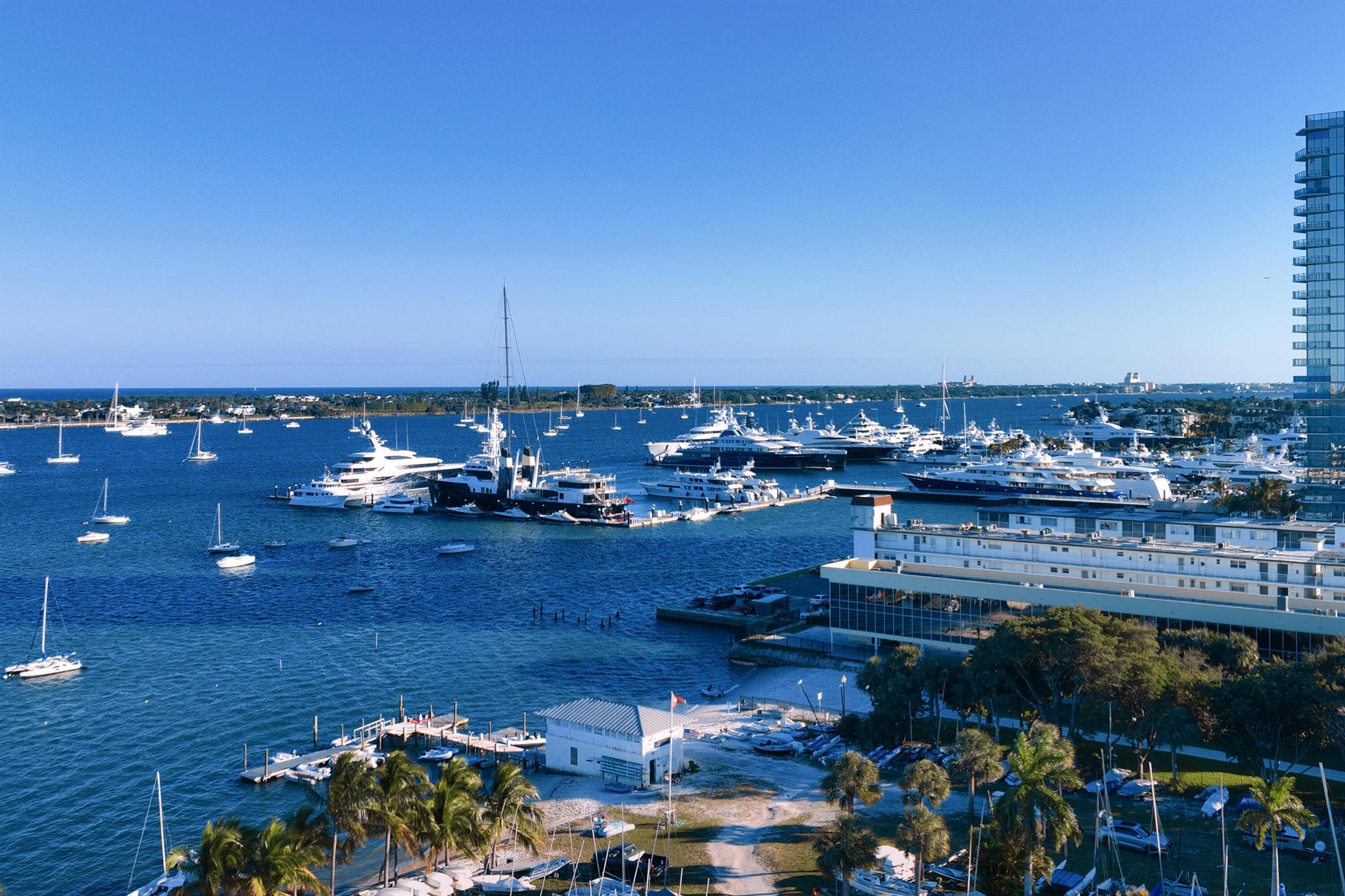 ALBA RESIDENCES - Residential