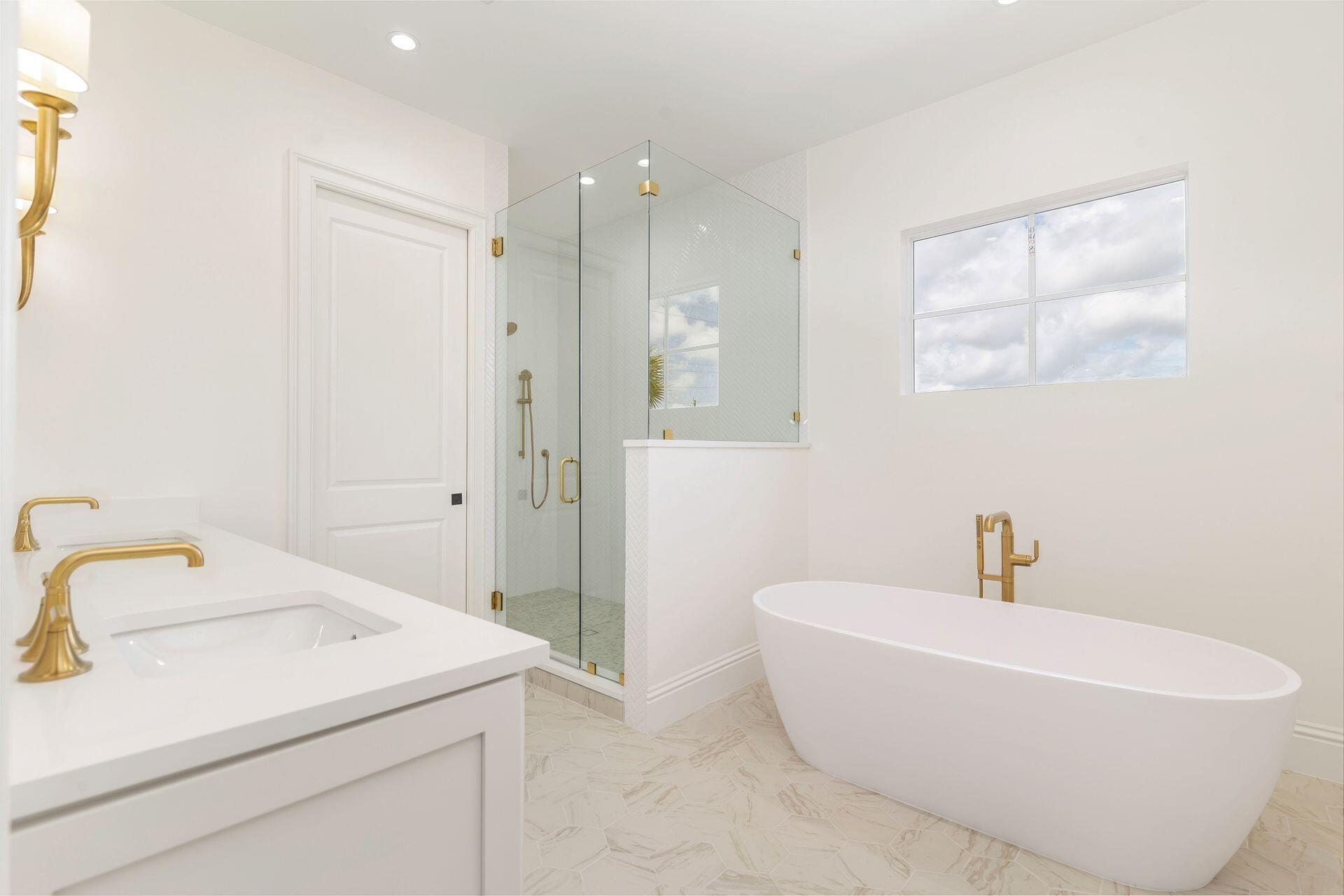 EDGEWATER - Residential