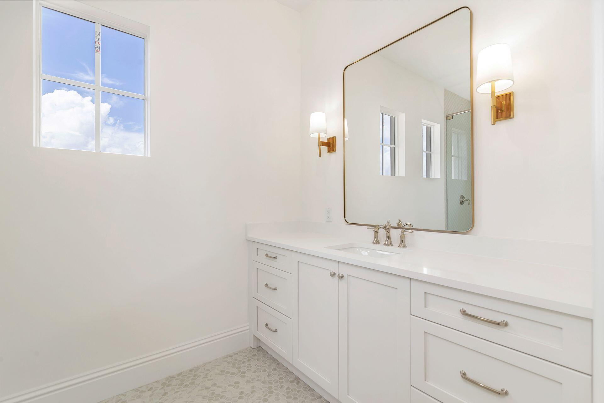 EDGEWATER - Residential