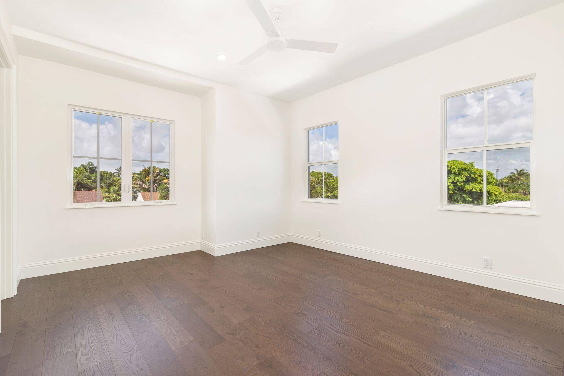 EDGEWATER - Residential