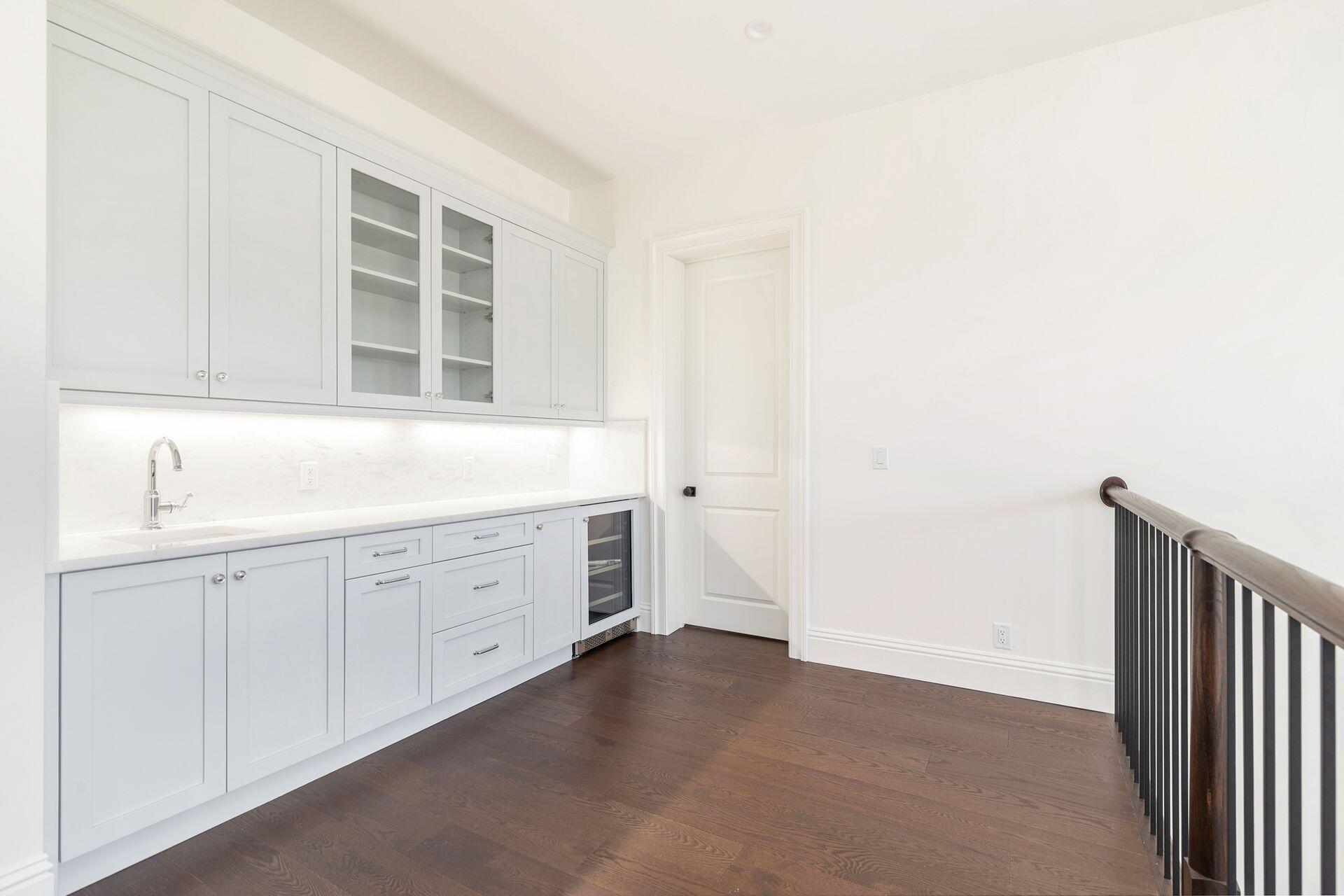 EDGEWATER - Residential