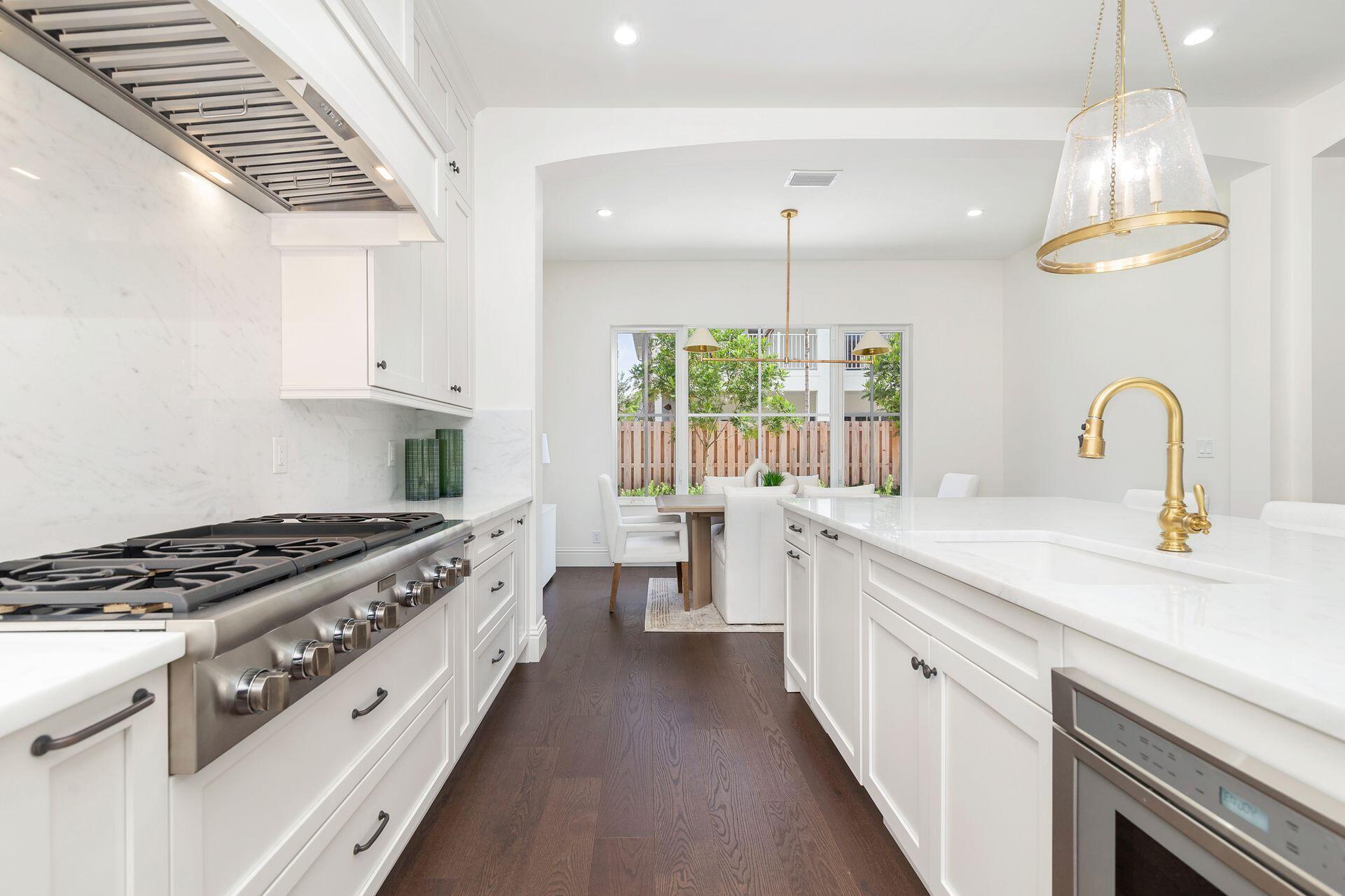 EDGEWATER - Residential