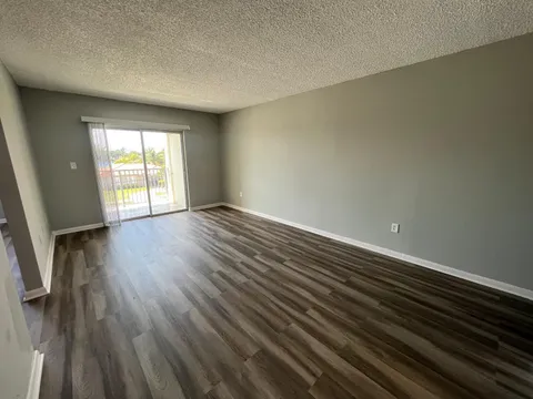 2605 NW 135th St Unit 301, Miami, FL MLS: F10500663