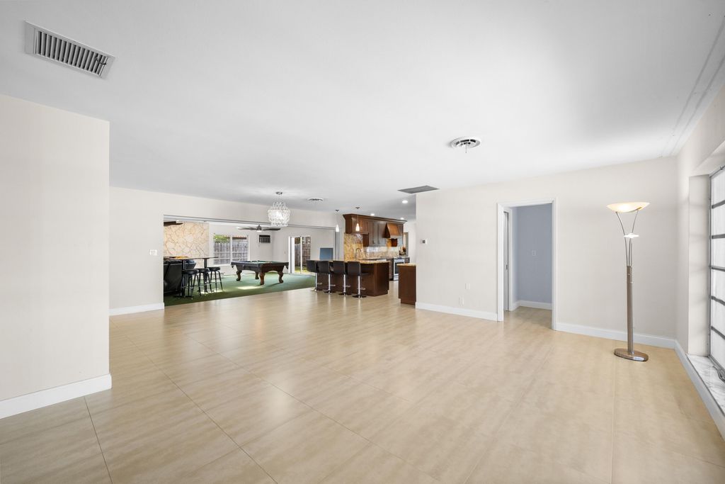 Photo of 1500 SE 24th Avenue, Pompano Beach, FL 33062 (MLS # B26026323)