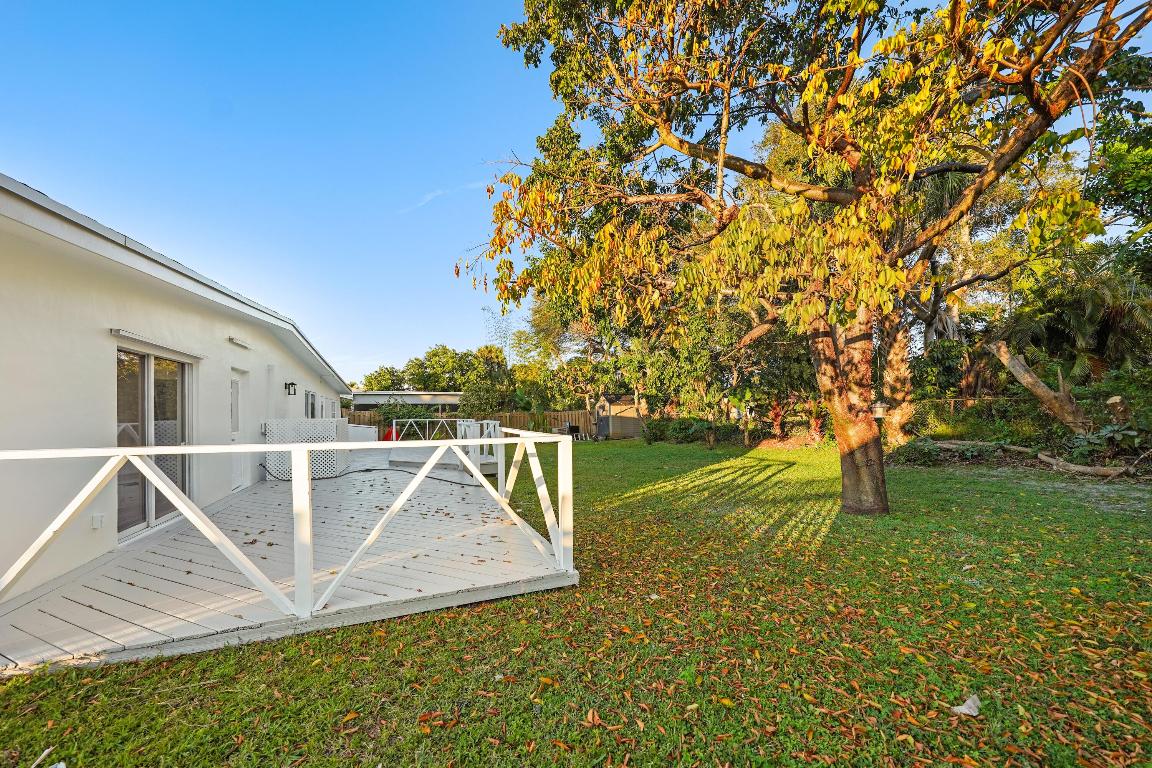 ISLAND ESTATES - Residential